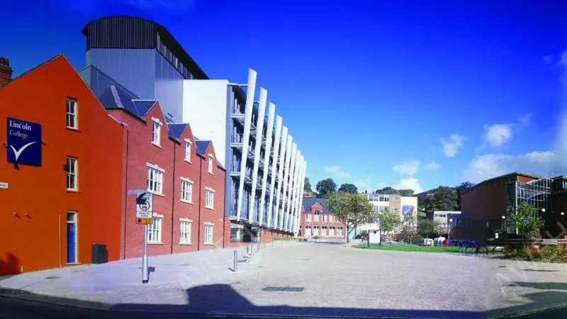 林肯租房iQ Pavilions