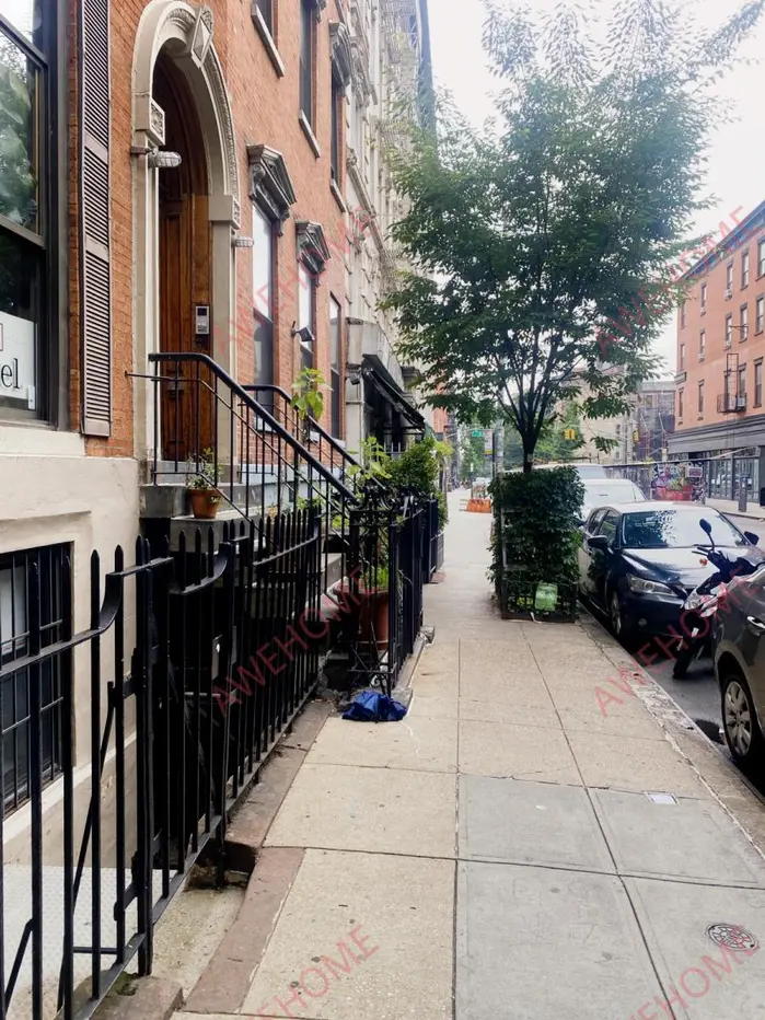 紐約租房35 East 7th Street