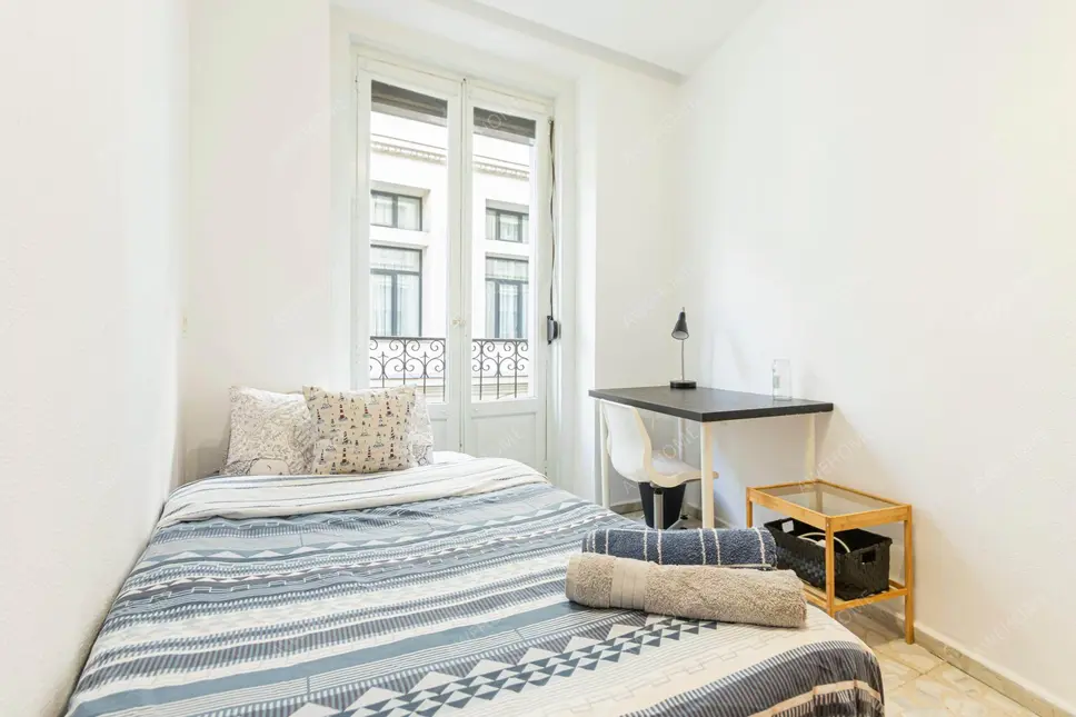 馬德里租房apartment in Huertas   Cortes (Centro)