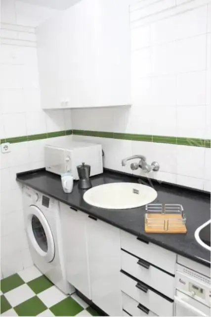 馬德里租房apartment in Carpetana (Latina)