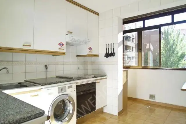 馬德里租房apartment near Calle Isla Malaita