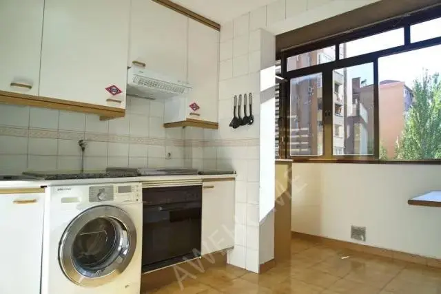 馬德里租房apartment near Calle Isla Malaita