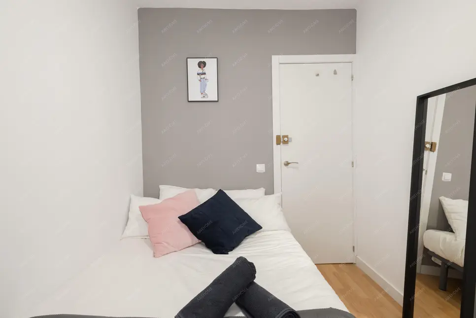 馬德里租房apartment in Huertas   Cortes (Centro)