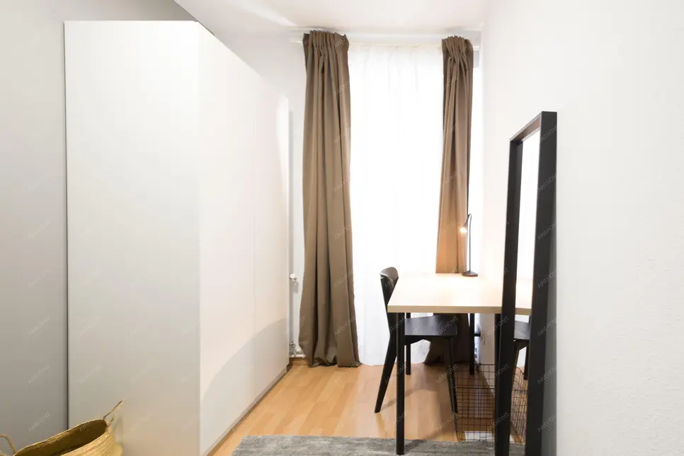 馬德里租房apartment in Huertas   Cortes (Centro)