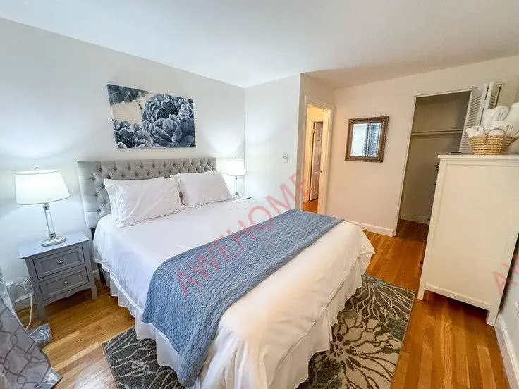 Boston RentalsSargent Beechwood 1051206P