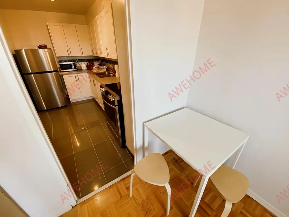 多倫多租房Pearson Housing - Wellesley St