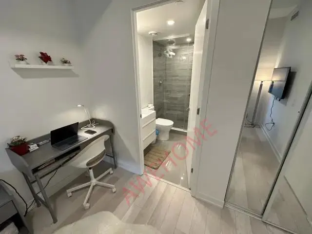 多倫多租房Pearson Housing - Roehampton Ave