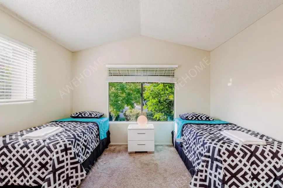 洛杉磯租房The Plaza Apartment (Furnished)