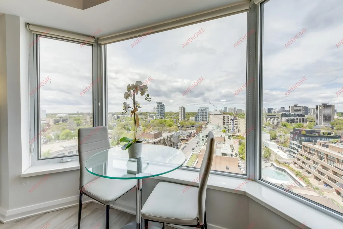 多倫多租房Upscale 1BR  Den in Downtown Torontos Yorkville