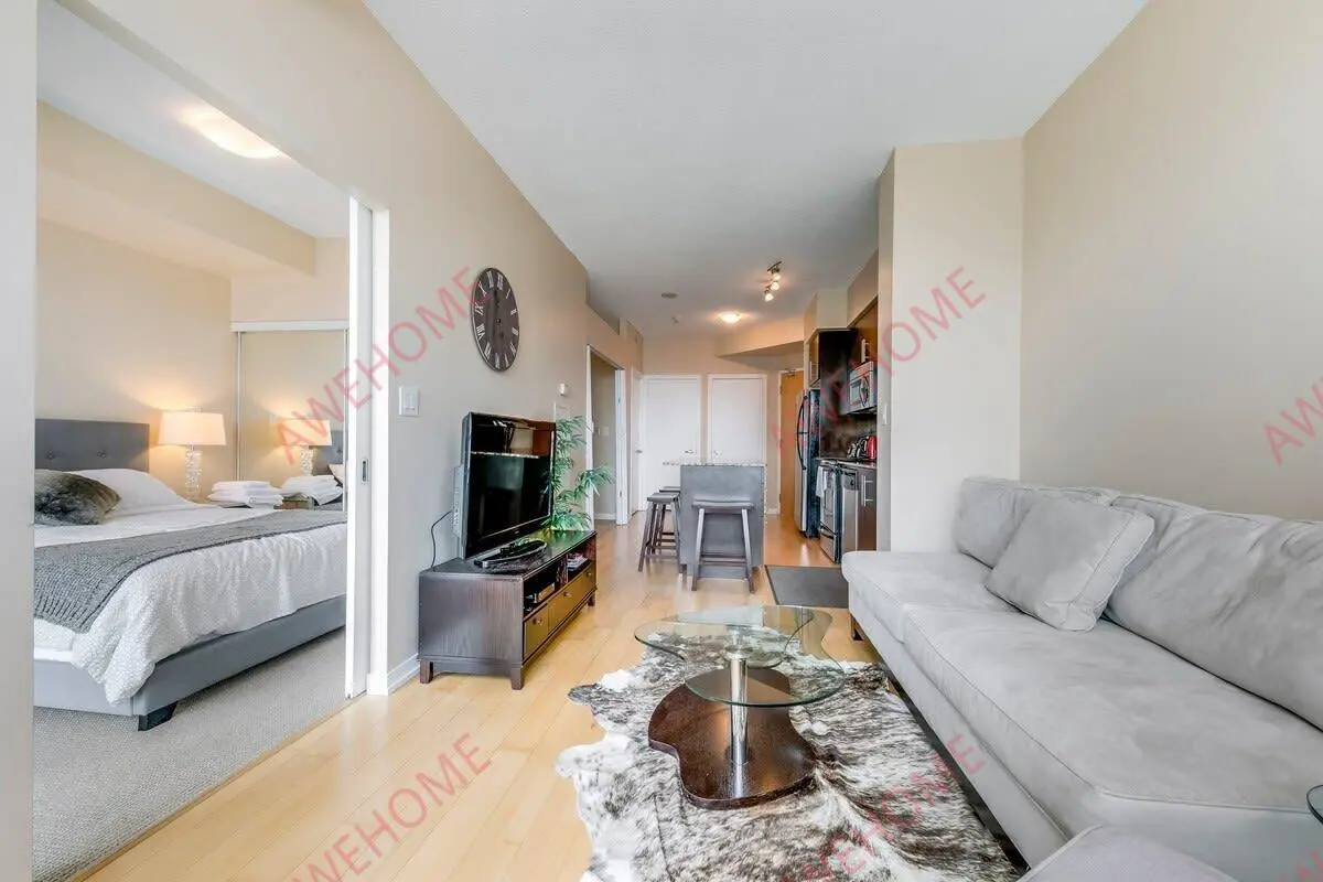 多倫多租房Toronto Stylish 2Bdrm Free Parking