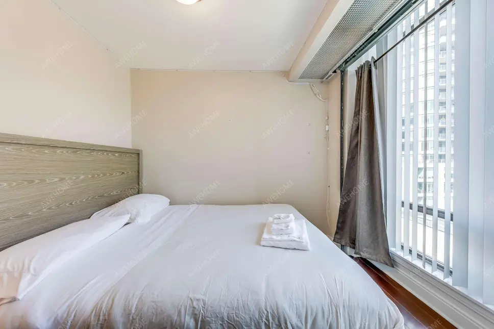 多倫多租房Sleek Modern Yorkville Suite