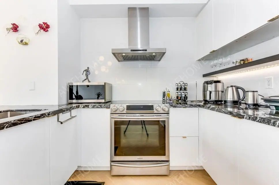 多倫多租房Spacious 2 Bedroom Downtown Toronto