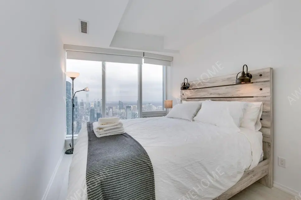 多倫多租房High in the Sky Hotel Style Sub Penthouse