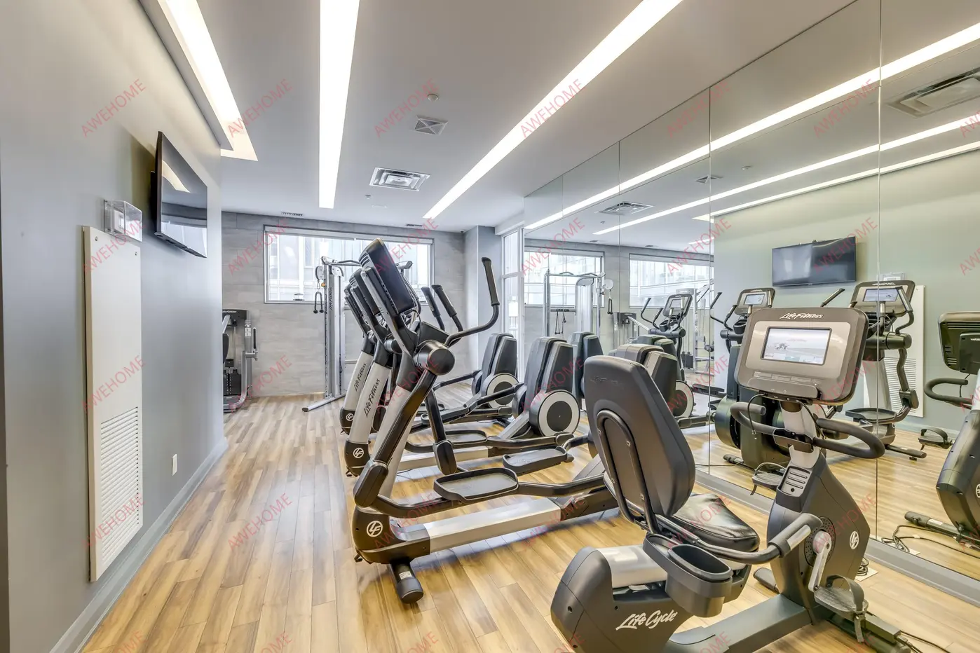 多倫多租房Upscale 1BR  Den in Downtown Torontos Yorkville