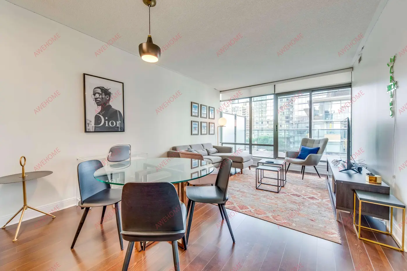 多倫多租房Sleek Modern Yorkville Suite