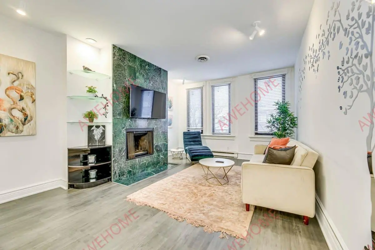 多倫多租房Stylish 2 Storey 2BR in Downtown Toronto