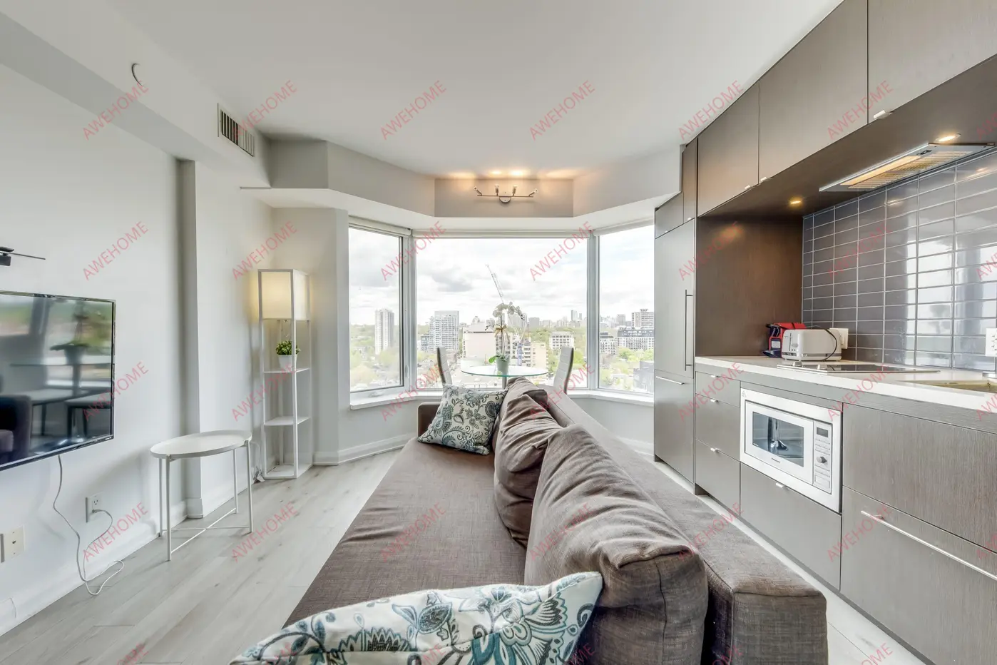 多倫多租房Upscale 1BR  Den in Downtown Torontos Yorkville