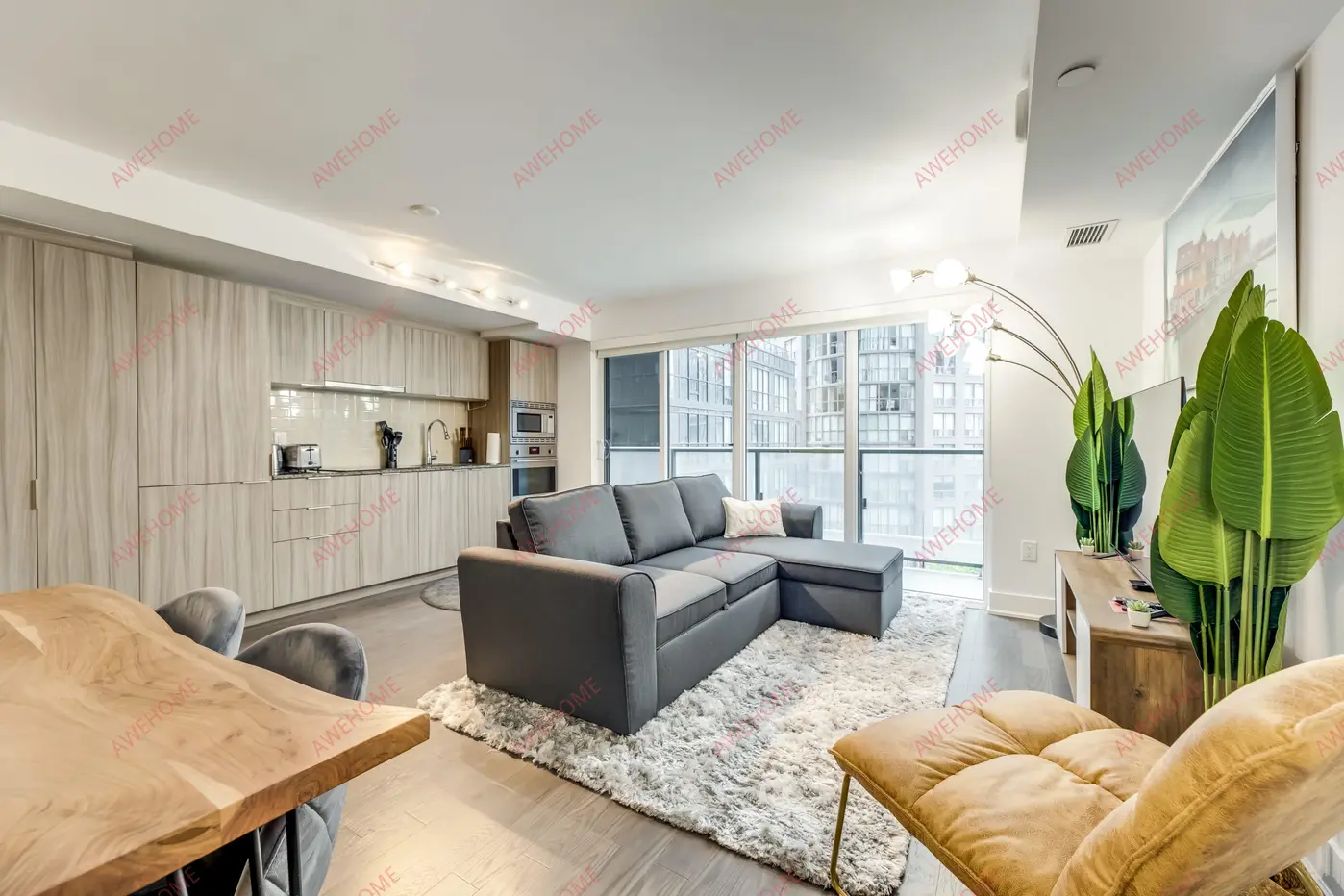 多倫多租房Stunning Bay New 2-Bedroom Suite