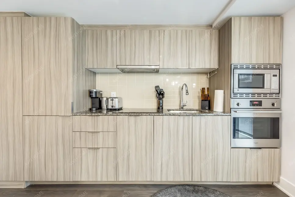 多倫多租房Stunning Bay New 2-Bedroom Suite