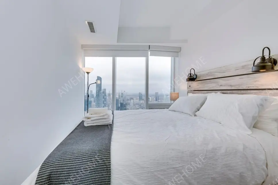 多倫多租房High in the Sky Hotel Style Sub Penthouse