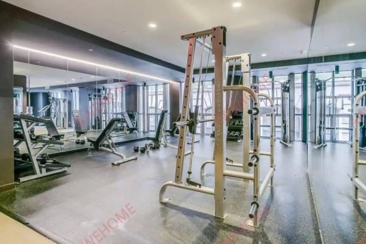多倫多租房New Downtown Stunning 1 Bedroom and Den Condo