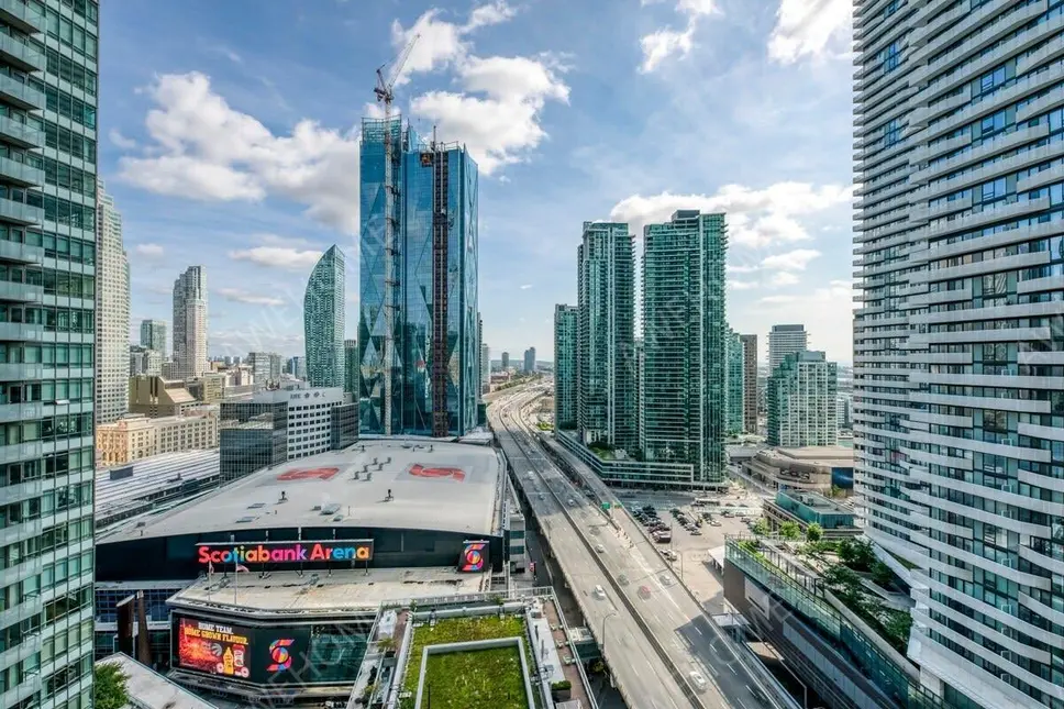 多倫多租房Toronto Stylish 2Bdrm Free Parking