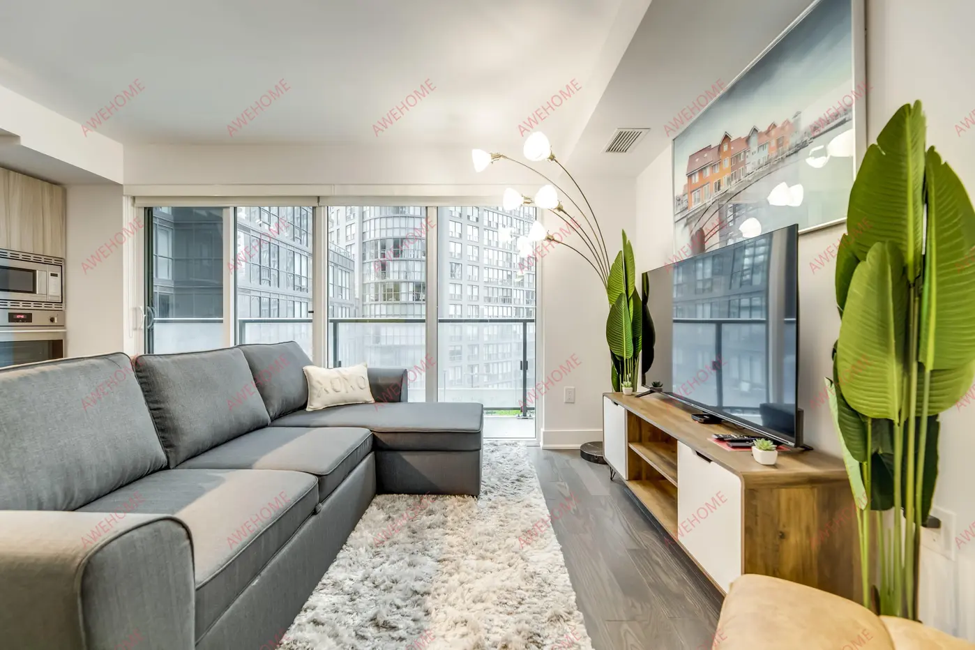 多倫多租房Stunning Bay New 2-Bedroom Suite