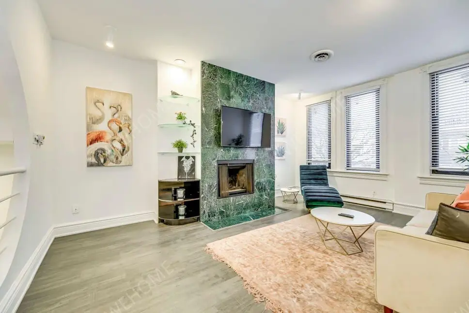 多倫多租房Stylish 2 Storey 2BR in Downtown Toronto