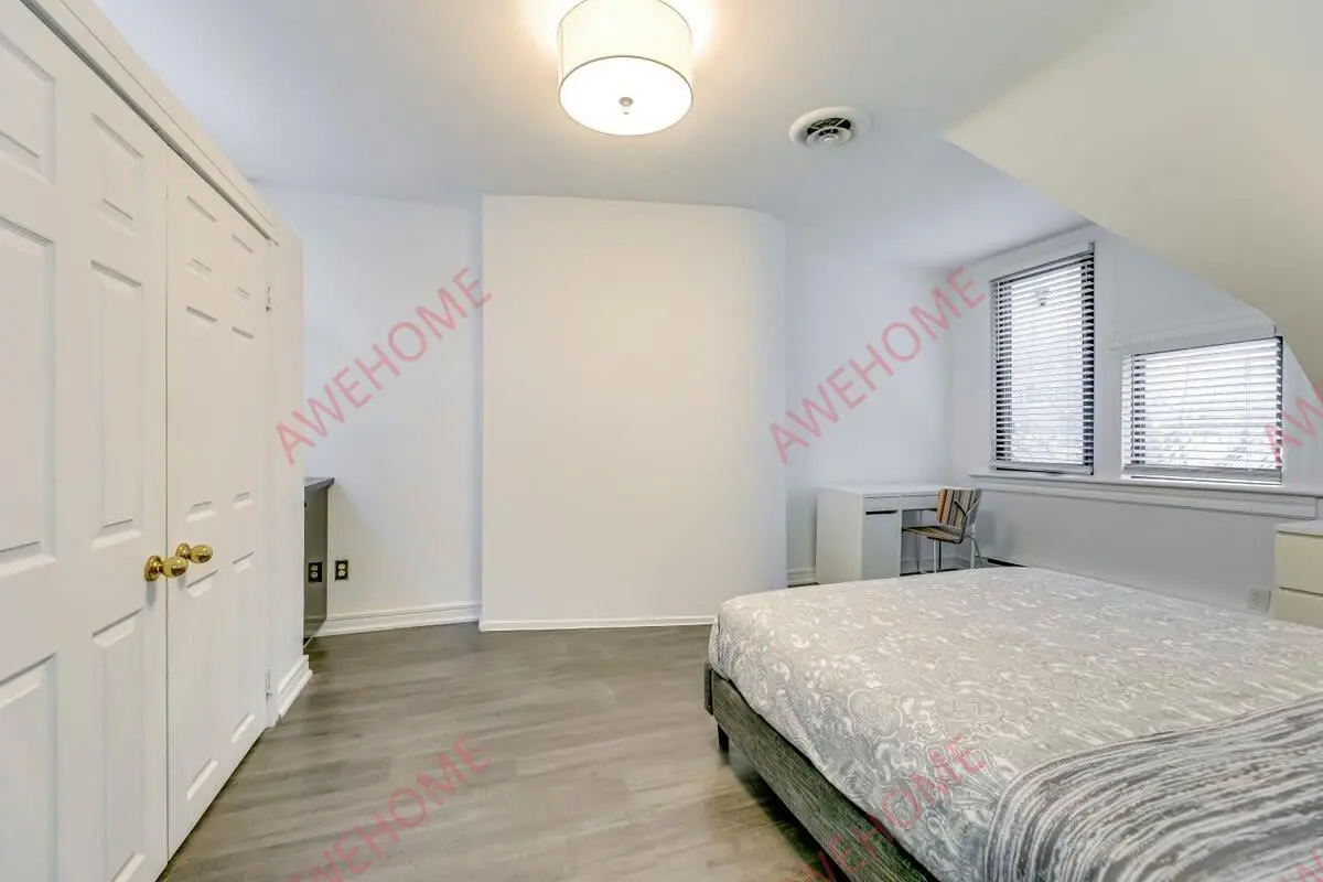 多倫多租房Stylish 2 Storey 2BR in Downtown Toronto