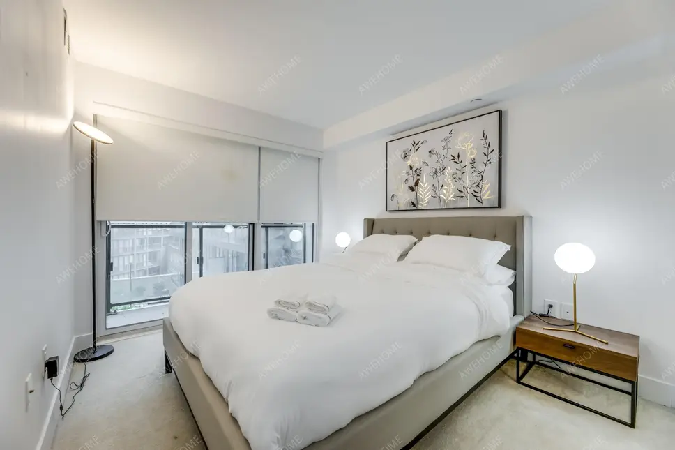 多倫多租房Stunning Bay New 2-Bedroom Suite