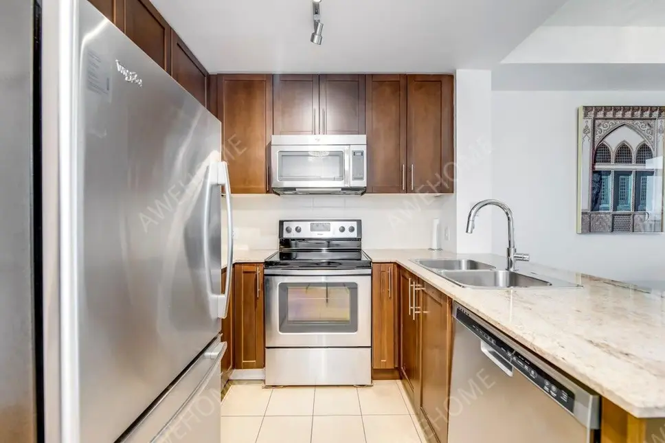 多倫多租房Modern 2 Bedroom Haven Steps from Square One