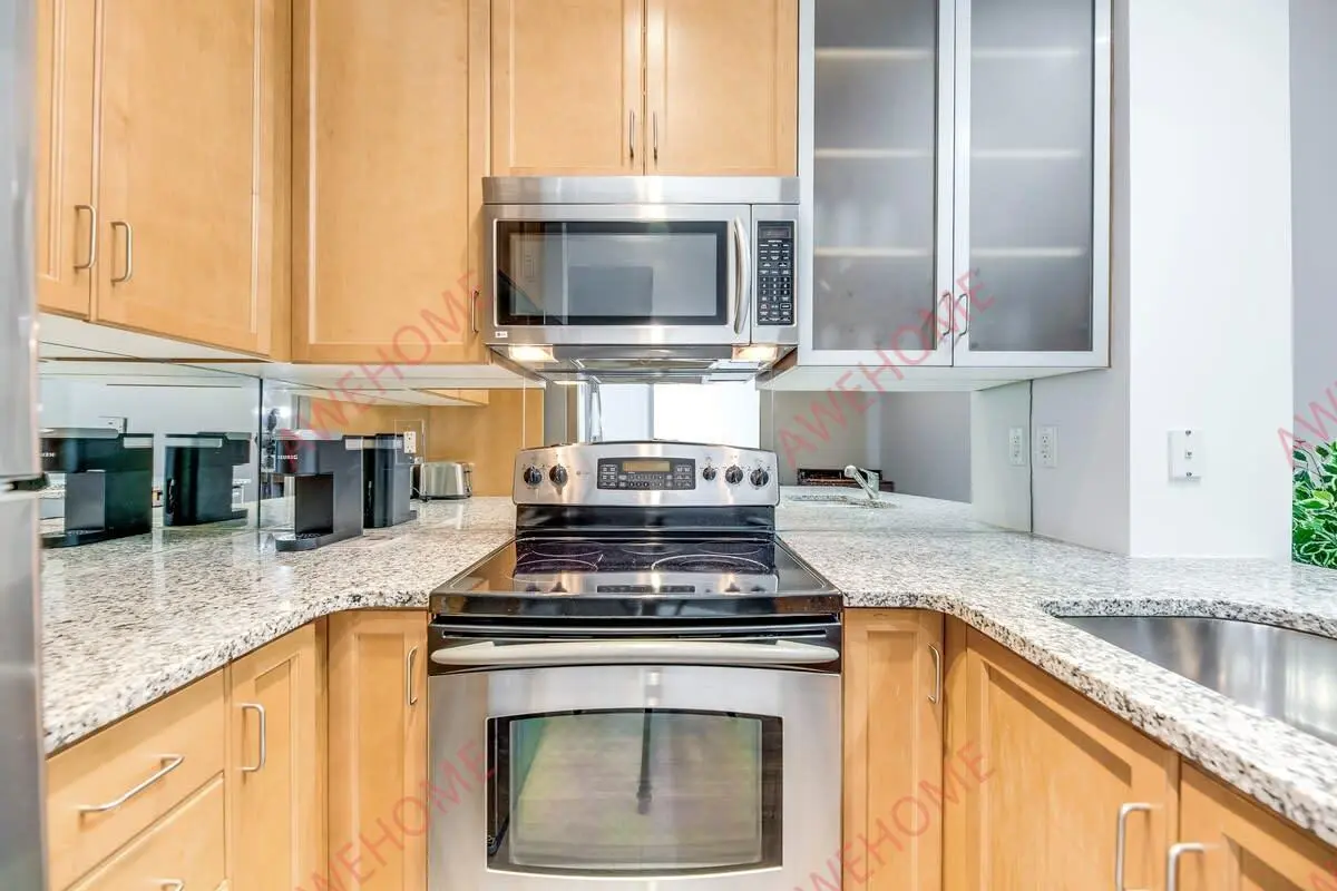 多倫多租房Yorkville 1 Bedroom Plus Home Office Suite