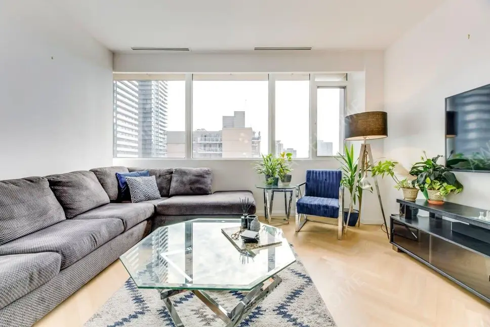 多倫多租房Spacious 2 Bedroom Downtown Toronto