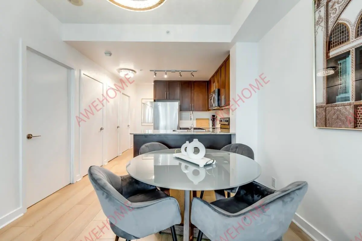 多倫多租房Modern 2 Bedroom Haven Steps from Square One