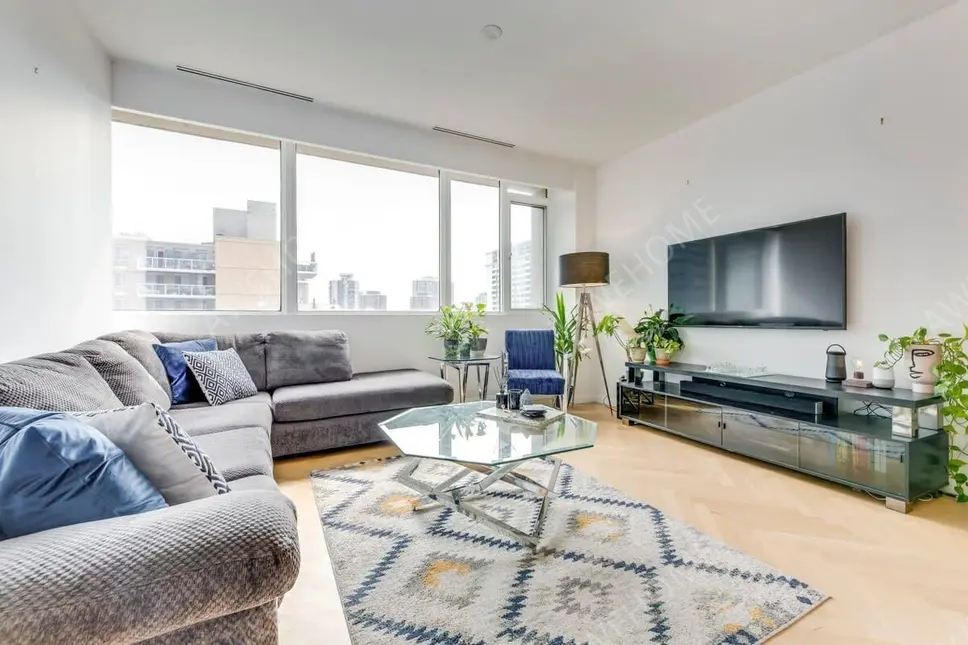 多倫多租房Spacious 2 Bedroom Downtown Toronto