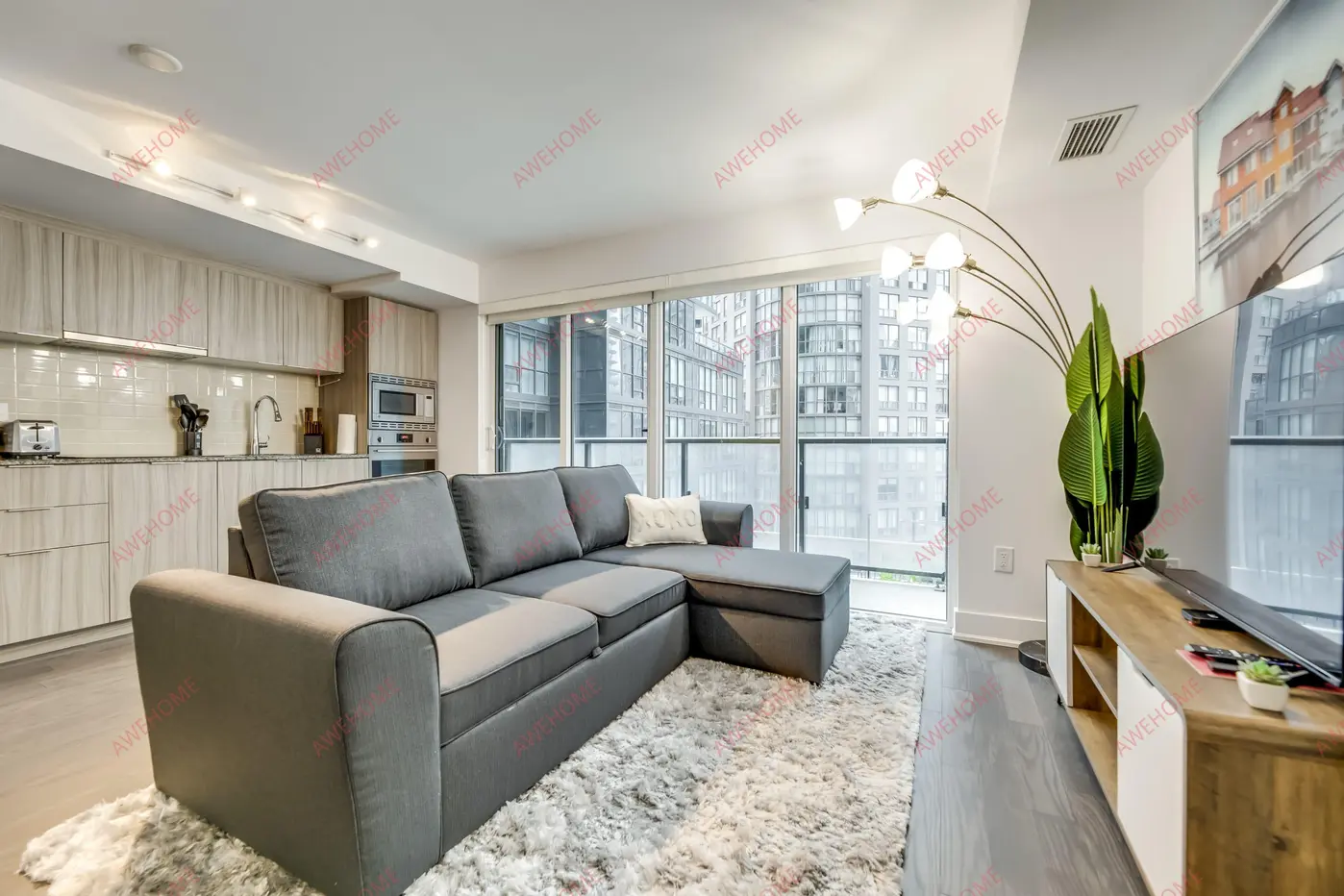 多倫多租房Stunning Bay New 2-Bedroom Suite