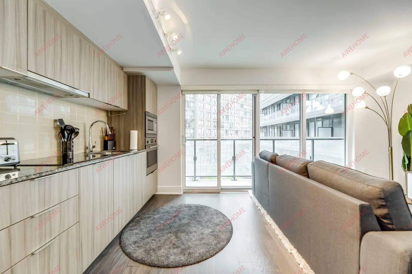 多倫多租房Stunning Bay New 2-Bedroom Suite