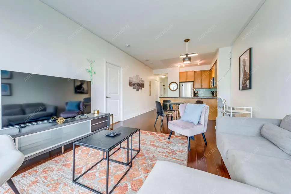 多倫多租房Sleek Modern Yorkville Suite