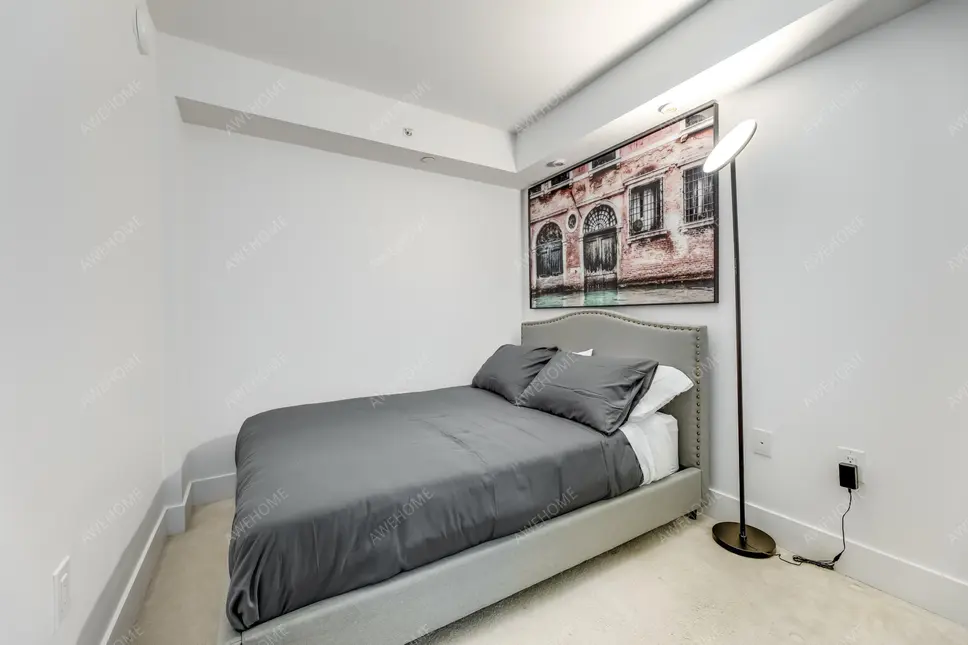 多倫多租房Stunning Bay New 2-Bedroom Suite