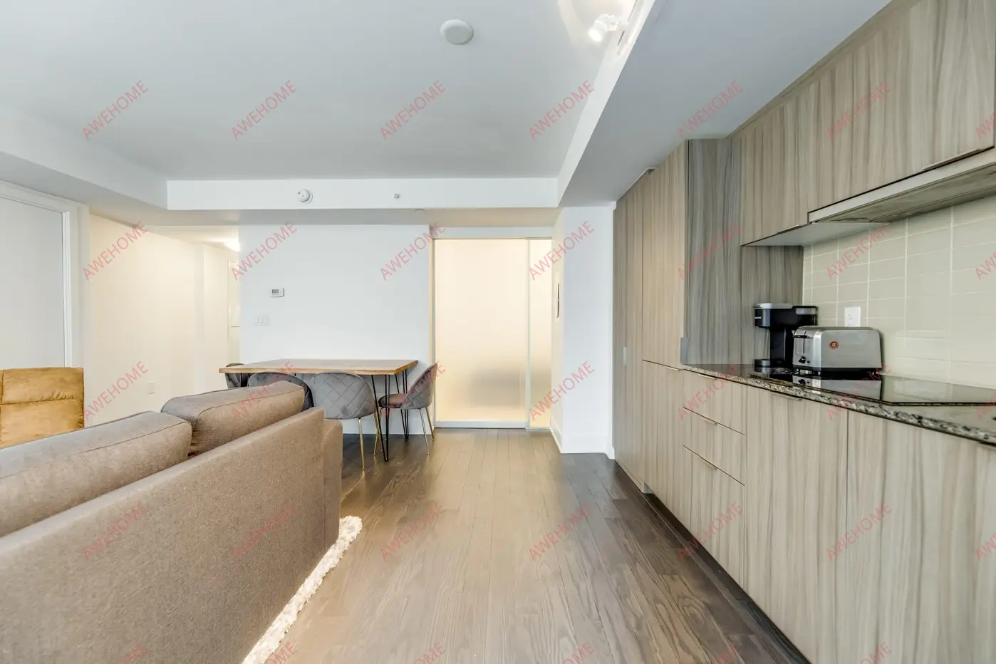 多倫多租房Stunning Bay New 2-Bedroom Suite