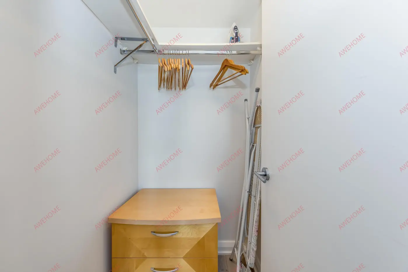 多倫多租房Upscale 1BR  Den in Downtown Torontos Yorkville