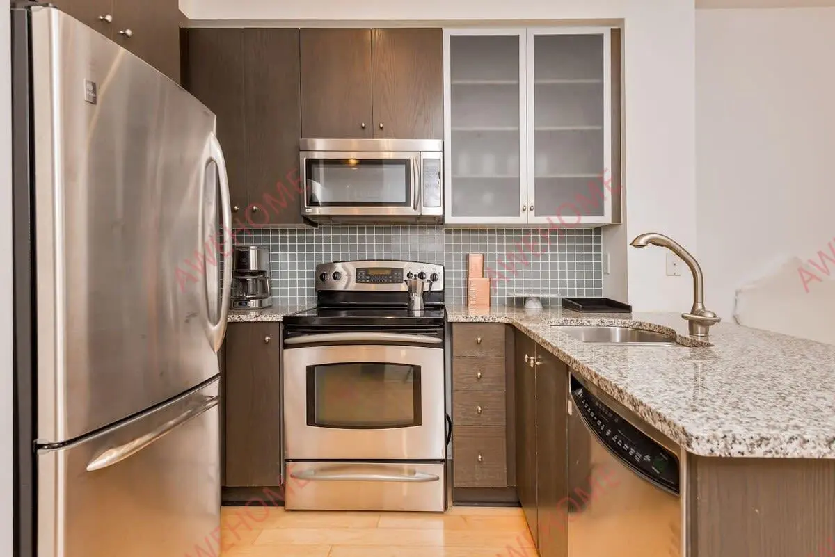 多倫多租房Downtown Hotel Style Yorkville 1 Bedroom with Den
