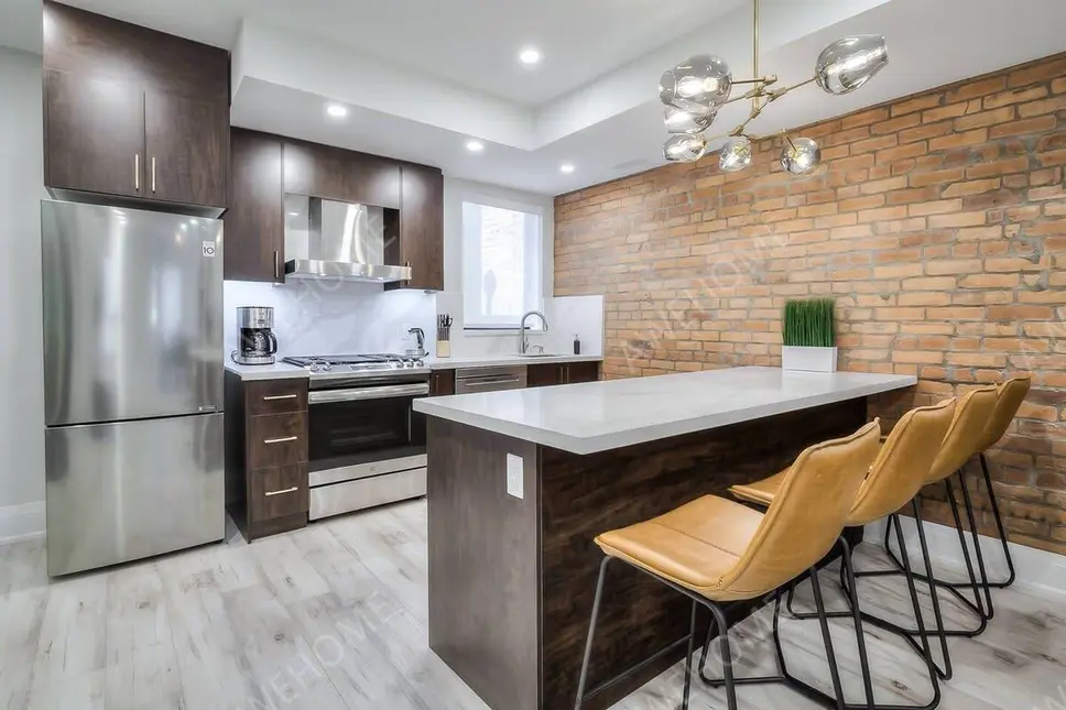 多倫多租房Stunning Split-level 2BR Loft near Dundas Sq