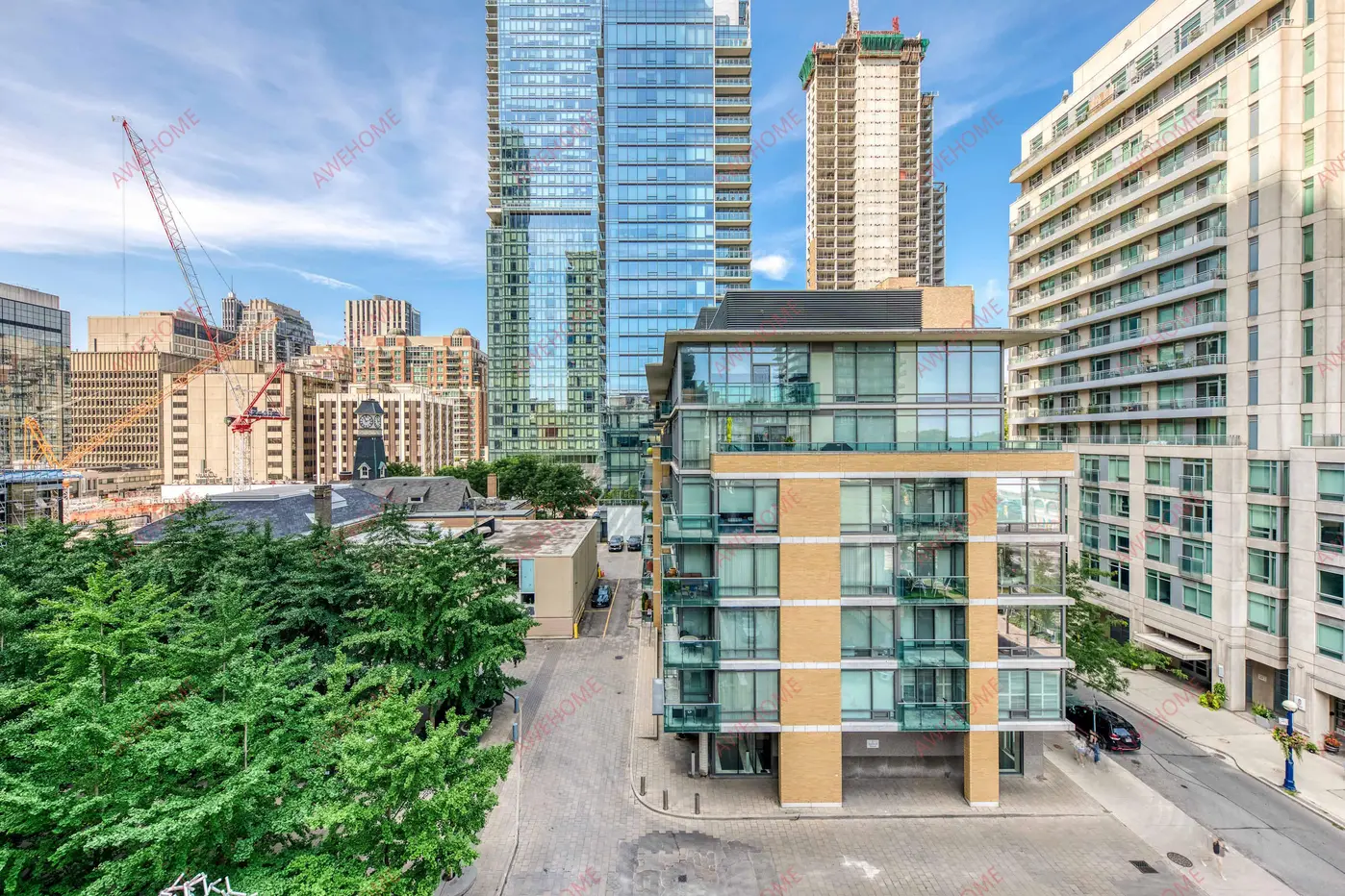 多倫多租房Sleek Modern Yorkville Suite