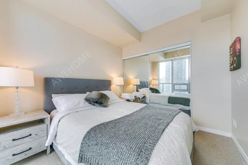 多倫多租房Toronto Stylish 2Bdrm Free Parking