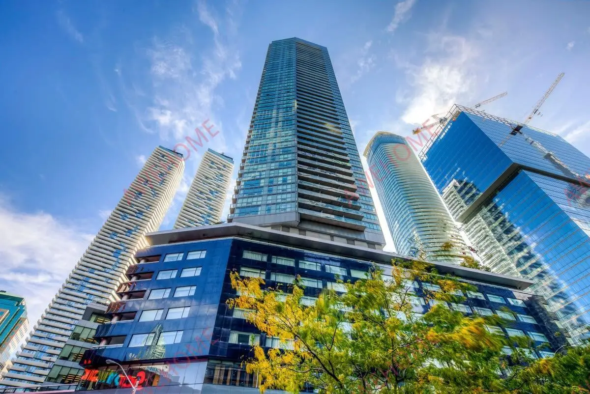 多倫多租房Toronto Stylish 2Bdrm Free Parking