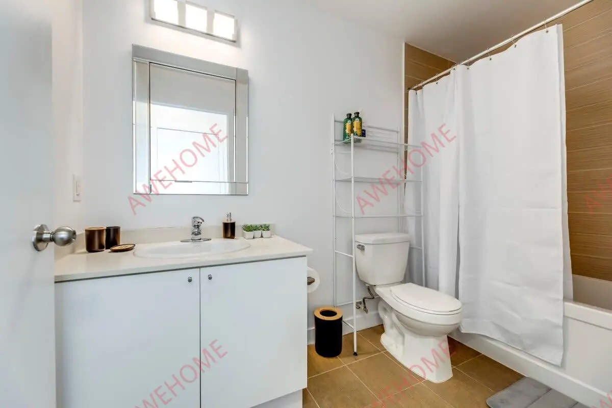 多倫多租房Modern 2 Bedroom Haven Steps from Square One