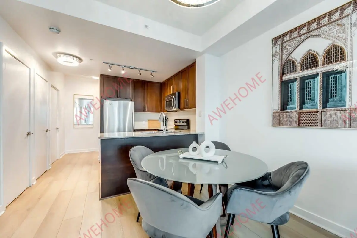 多倫多租房Modern 2 Bedroom Haven Steps from Square One