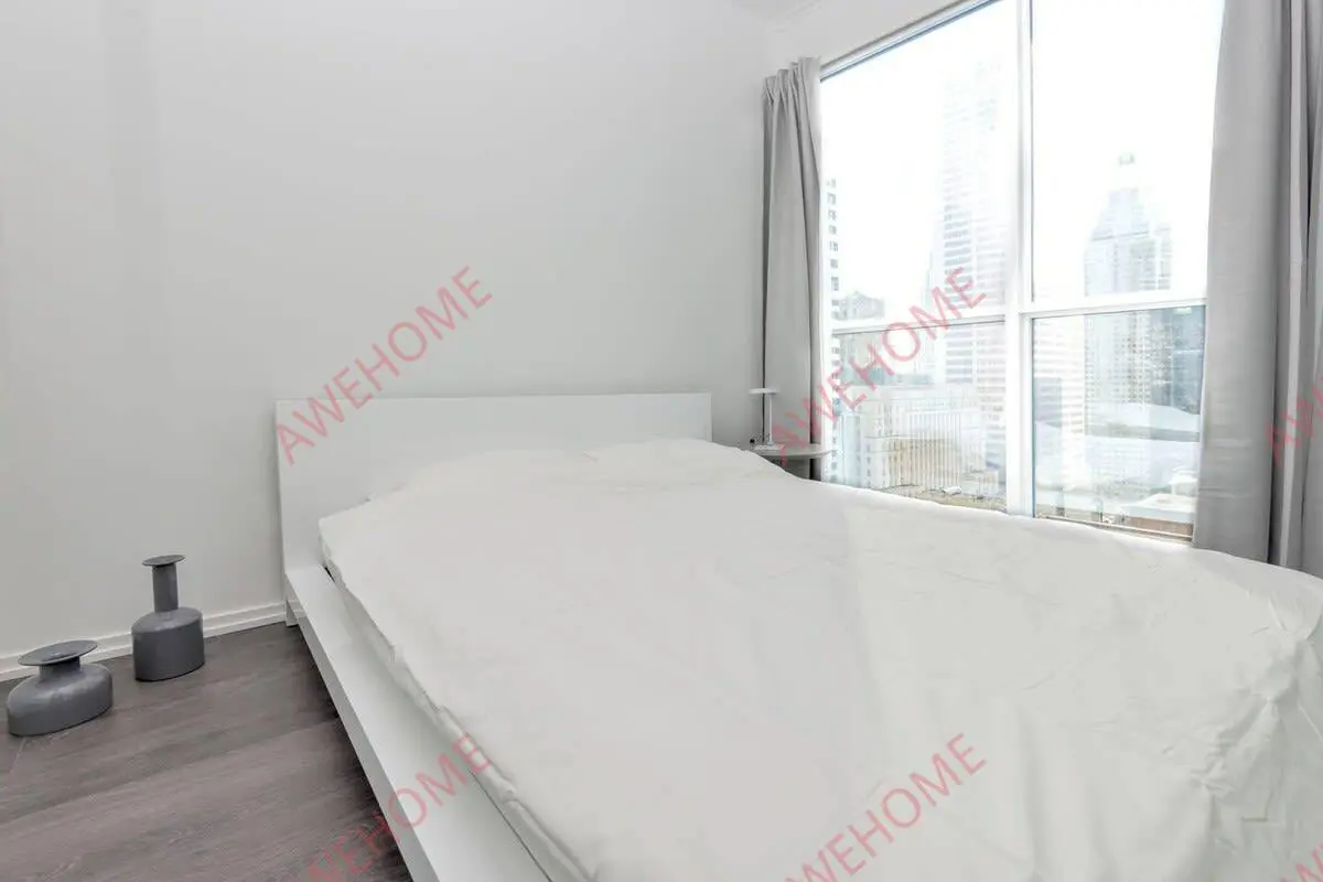 多倫多租房New Downtown Stunning 1 Bedroom and Den Condo