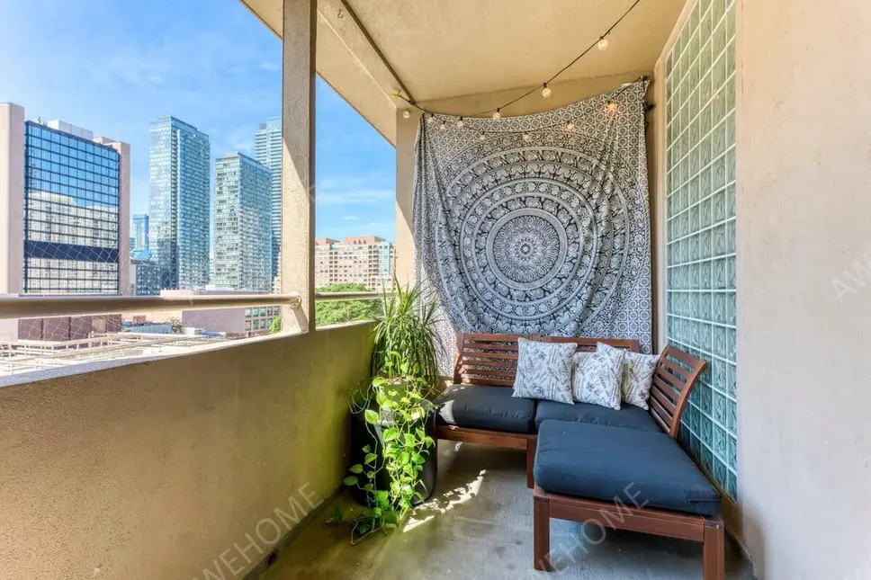 多倫多租房Spacious 2 Bedroom Downtown Toronto